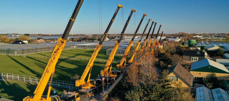 8 kranen op een rij voor 368 meter lange boring