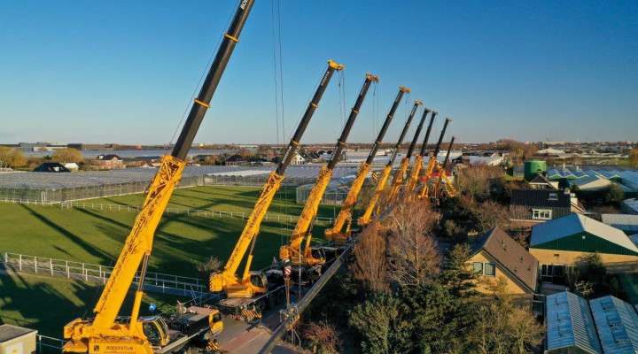 8 kranen op een rij voor 368 meter lange boring